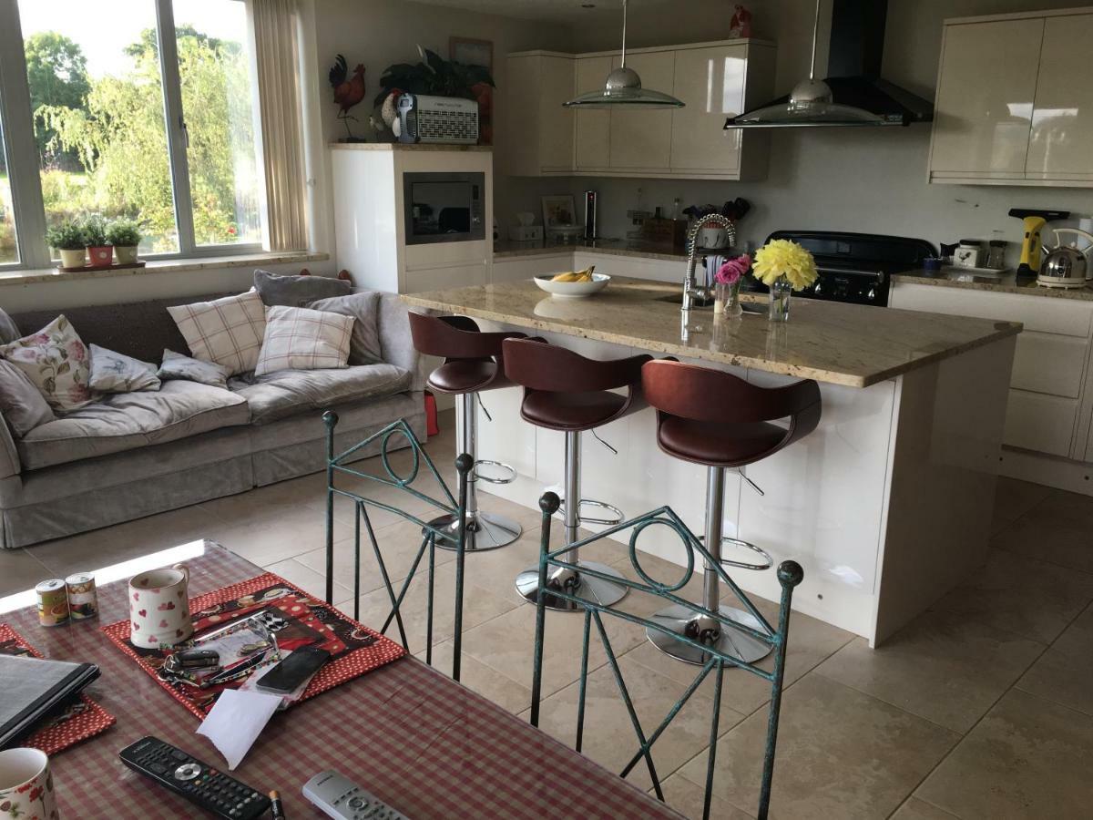 Rhyd Lydan Bed and Breakfast Newtown  Εξωτερικό φωτογραφία